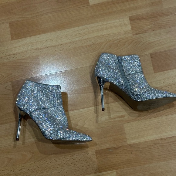 New Steve Madden shiny booties in size 8 - Picture 1 of 10